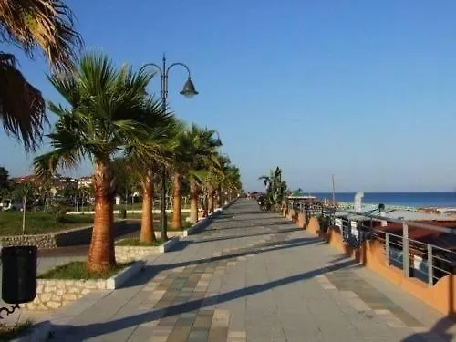 福达丽索公寓 公寓 *