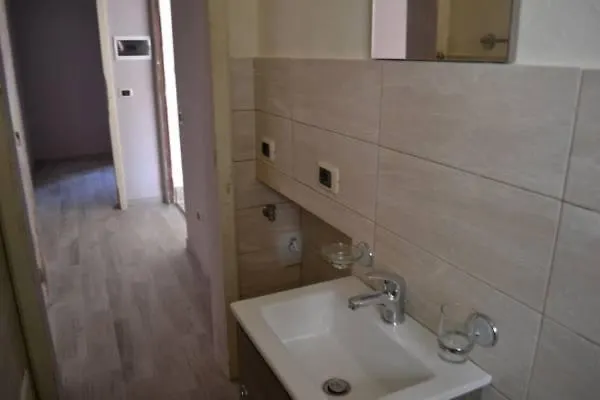 福达丽索公寓 *