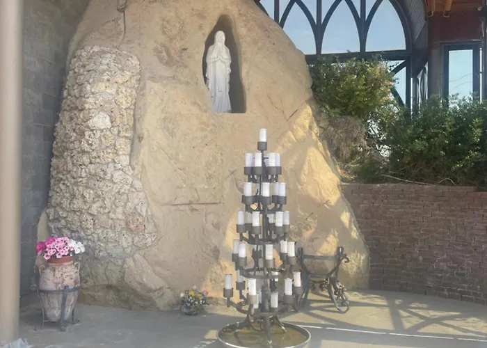 福达丽索公寓 *