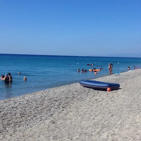 福达丽索公寓 * 卡鲁尼亚玛丽娜