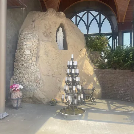 福达丽索公寓 *